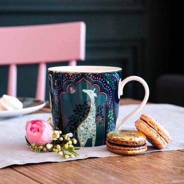 Sara Miller India Giraffe's Courtyard Mug